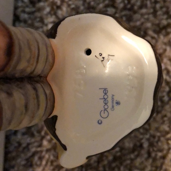 Hummel Figurine - Picture 4 of 5